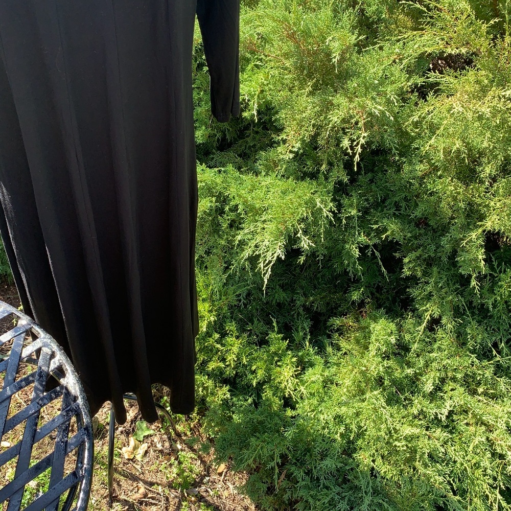 HotTouch classic black flowy  scoop neck midi dress - Picture 7 of 10